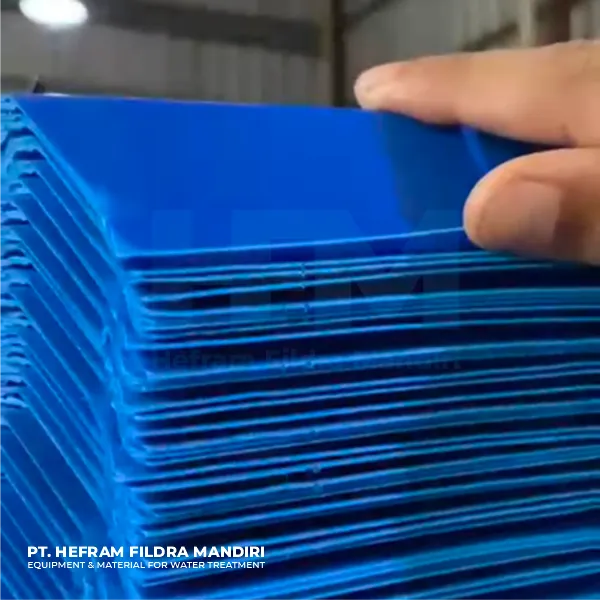Pemuatan Truk Pengiriman Tube Settler - Hefram Fildra Mandiri